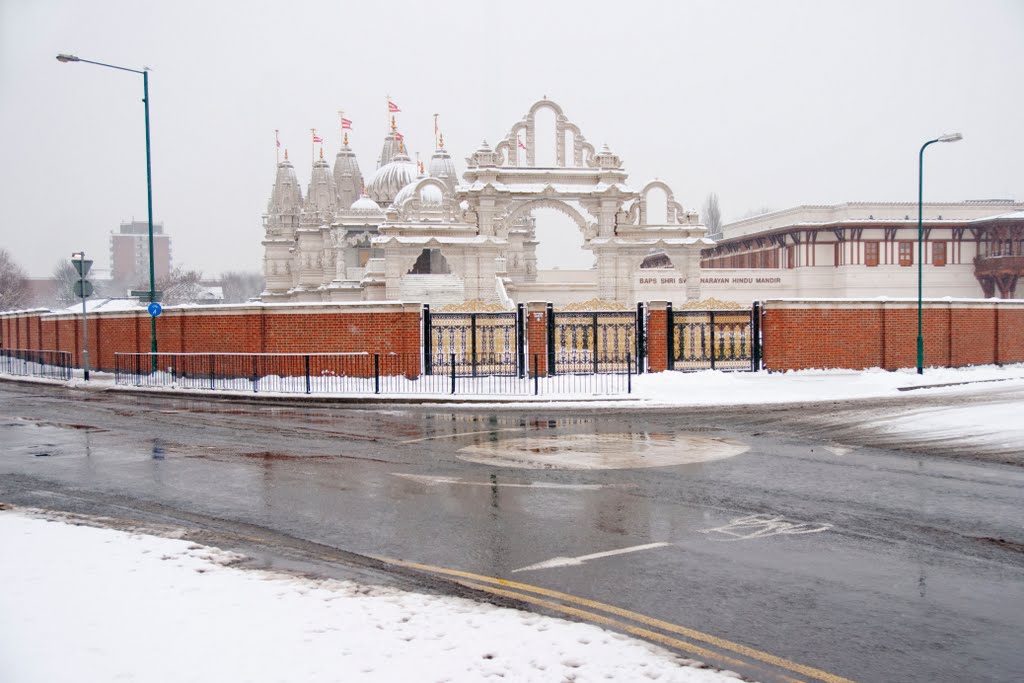 BAPS Shree Swaminarayan Mandir by Michael Huish