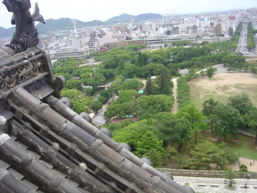 Himeji Castle grounds by dzurn