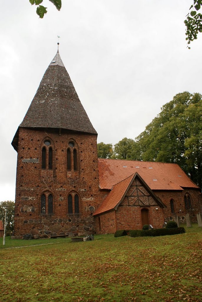 Dorfkirche Börzow by Atheistin