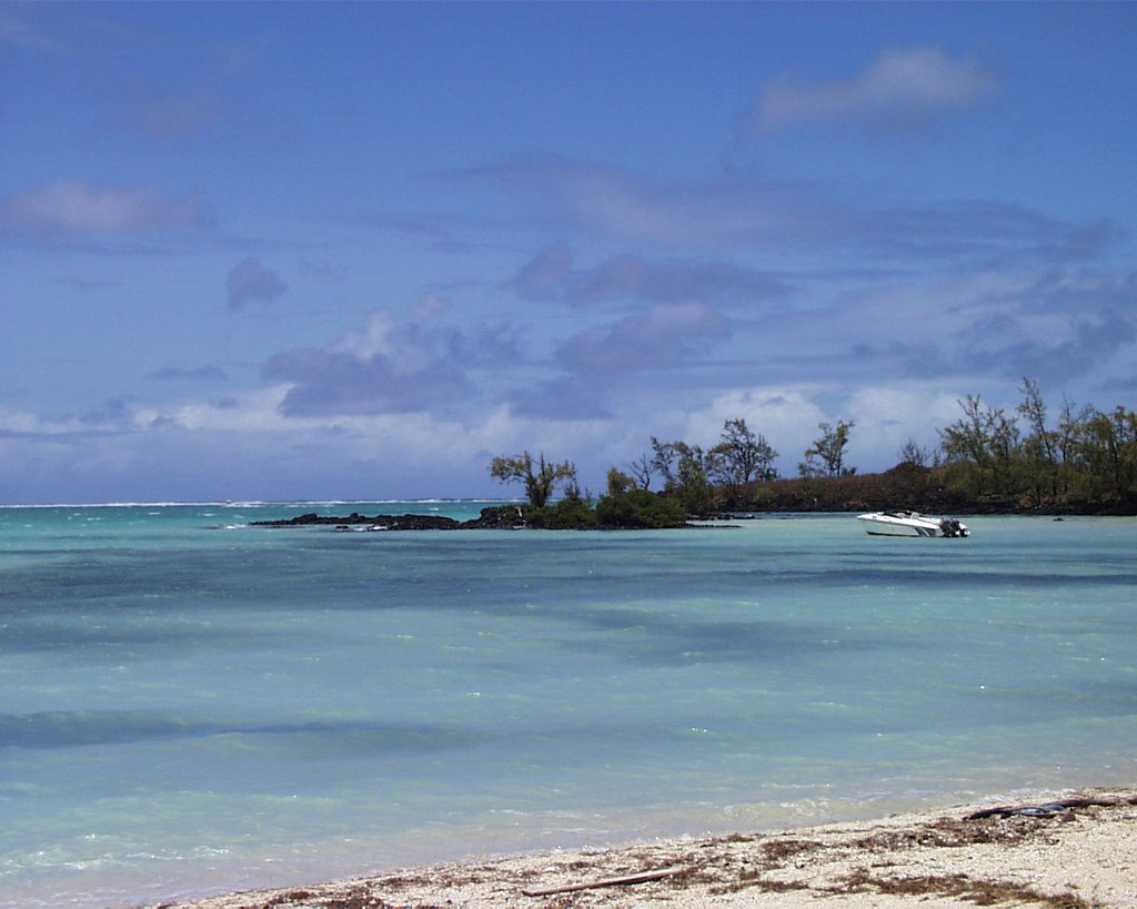 Le Touessrok Hotel & Ile aux Cerfs by pepschmier