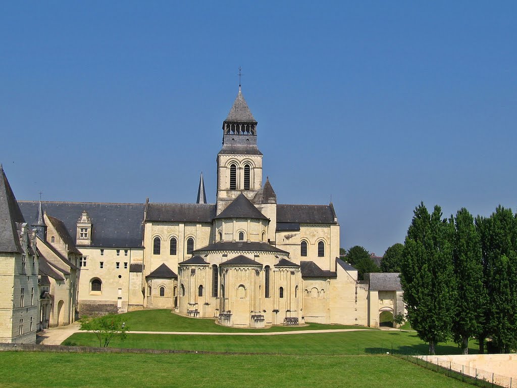 Abadia Real de Fontevraud by Nuno Azevedo Santos