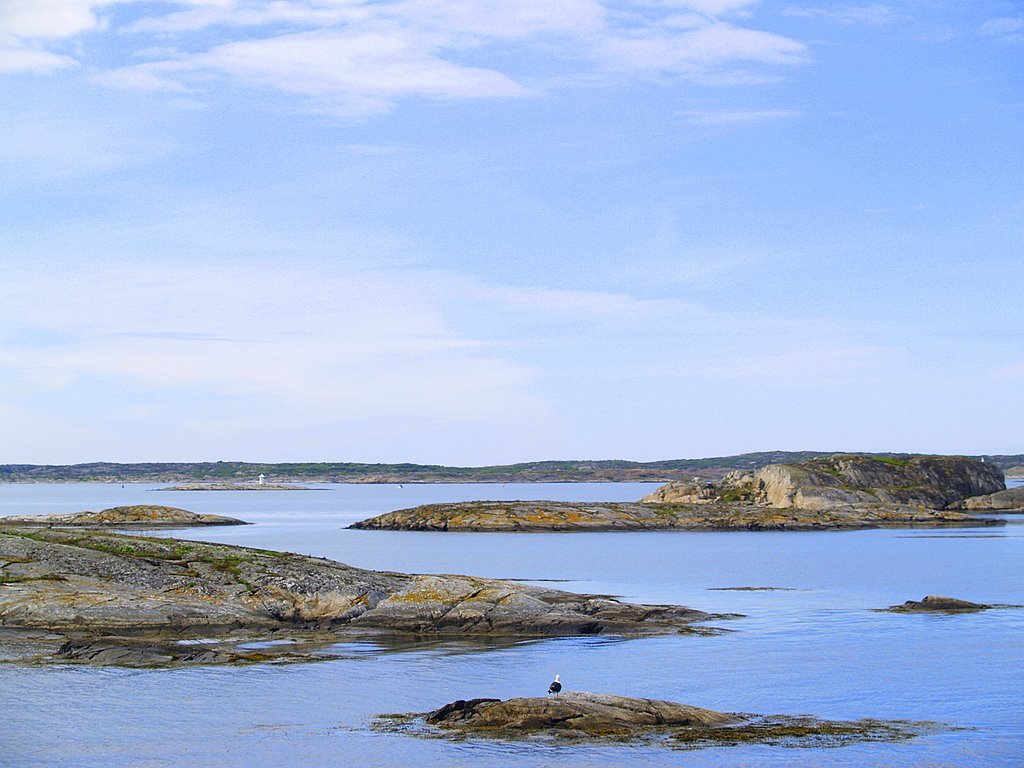 Skärgård utanför Orust by Kristian Littke