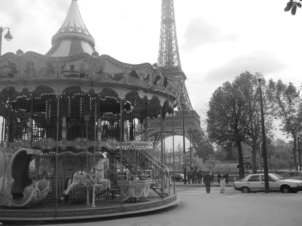 Carousel & Tour Eiffel by Mark Murdock