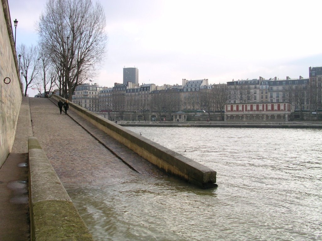 Paris - Quai d'Orléans by b00002064