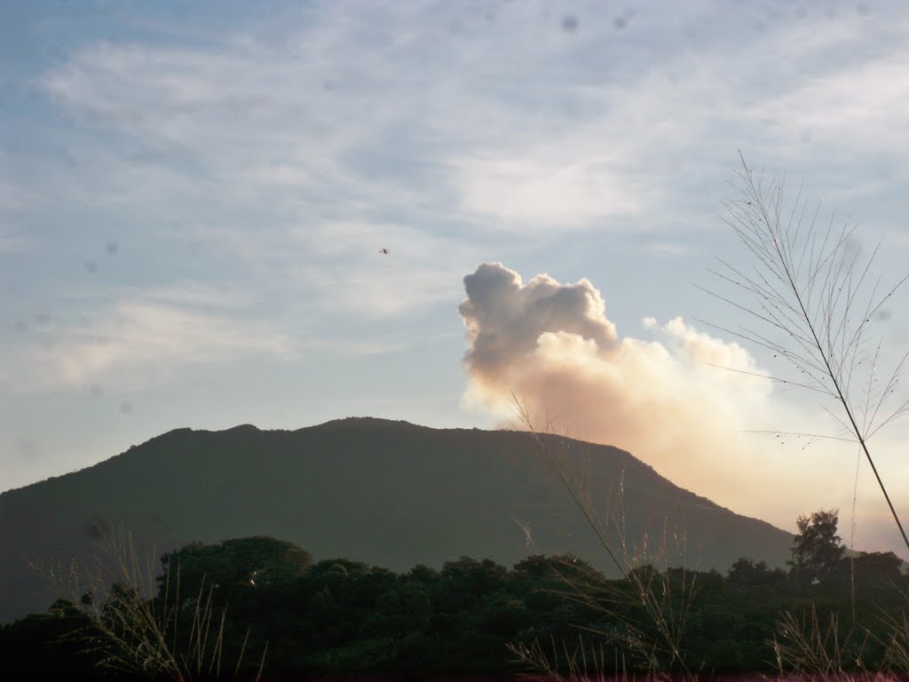 Volcan Santiago desde Bucanero by Nicaorel