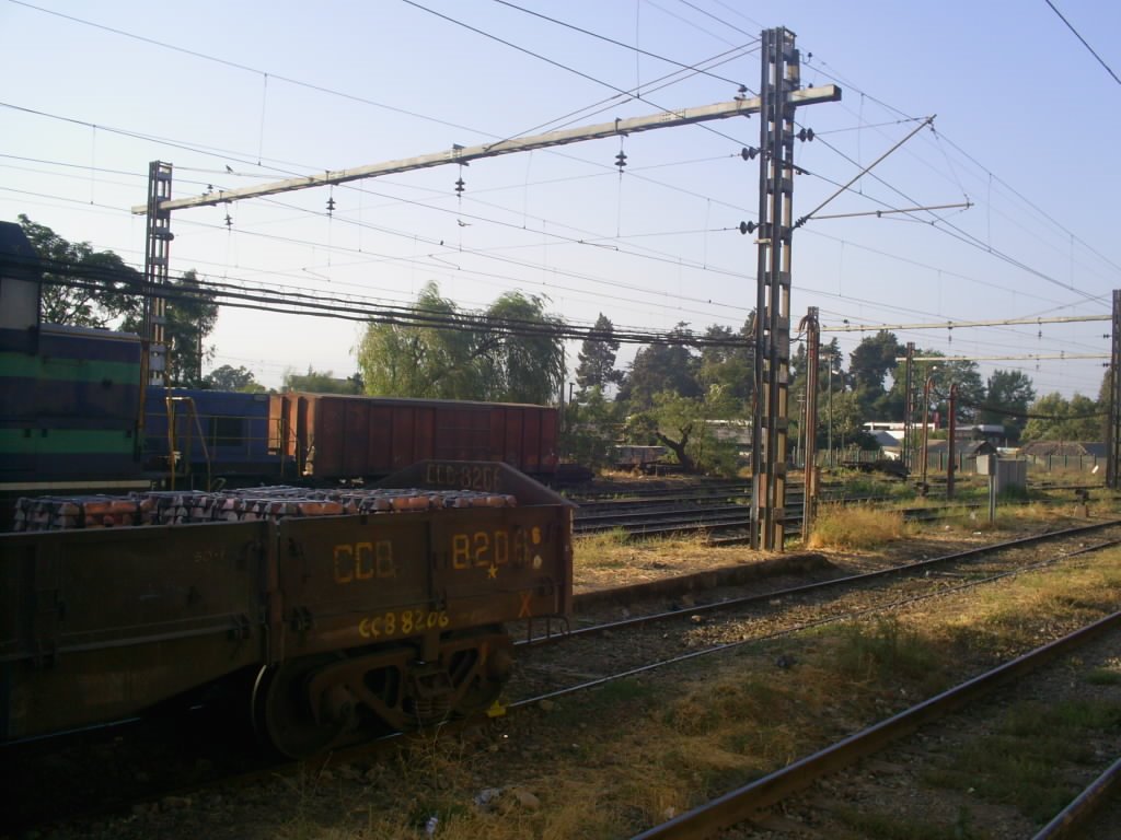 Vias de carga estación ferroviaria. by lekaino