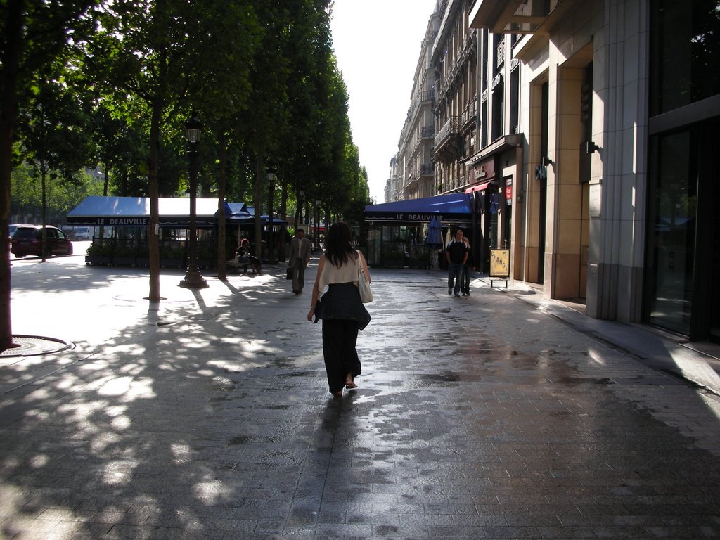 Avenue des Champs Elysees by escapizm-dreamer