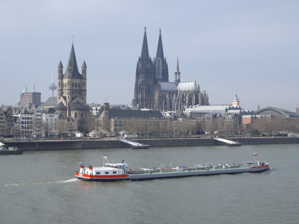 Cologne City Center from Deutzer Bridge by makro