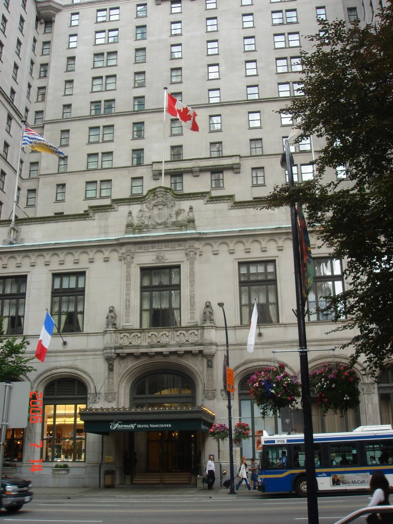 The Fairmont Hotel Vancouver by Yao-Kuan LIN