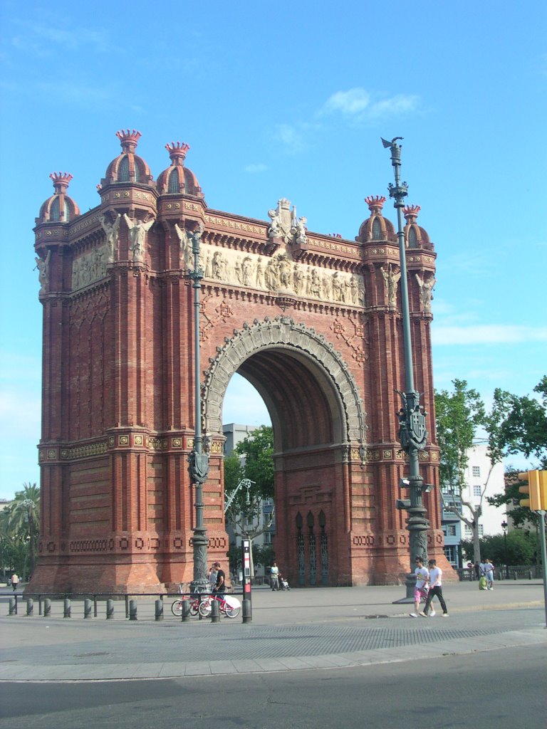 Arco de Triunfo (Barcelona) by jonpiorno