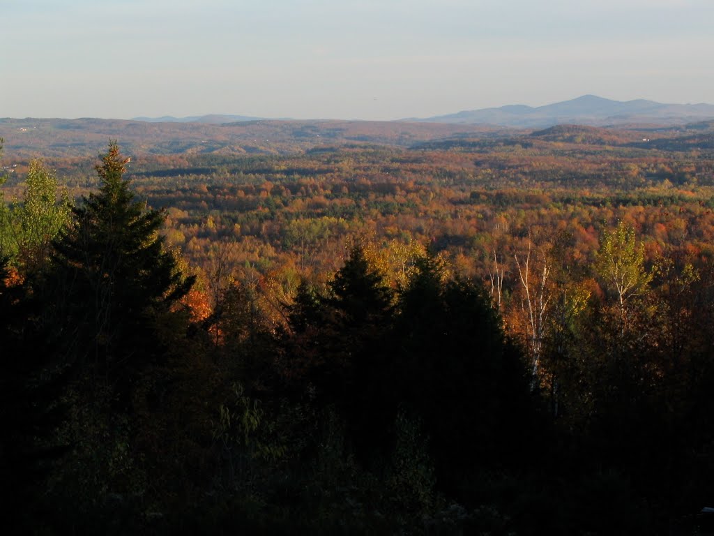 Autumn in Eastern Townships by jeremybr