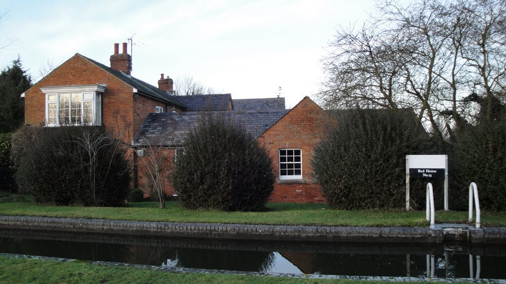 Red House - Aylesbury Arm by maffjon