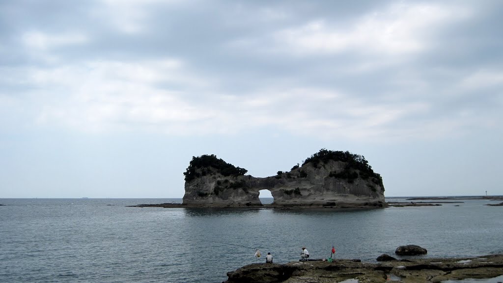 Engetu island (円月島 engetu tō) by heptal