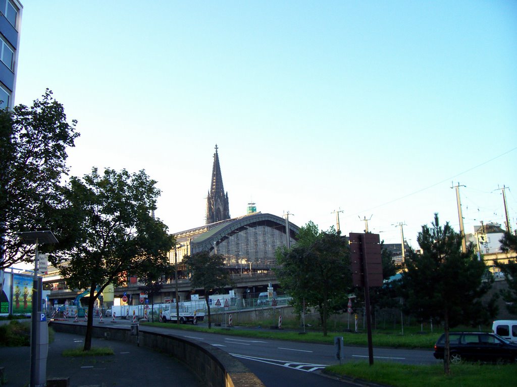 Central Station and Cologne Cathedrale_NRL1 by bazar-berlin