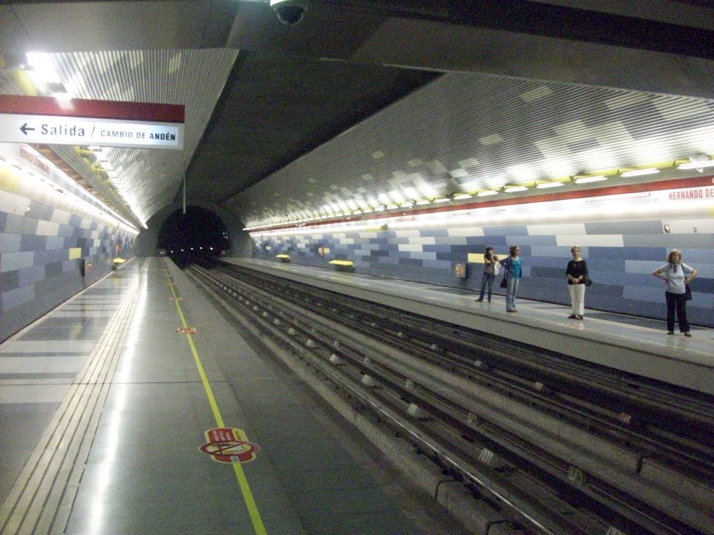 Estación Hernando de Magallanes. Las Condes Santiago by Ignacio Paredes