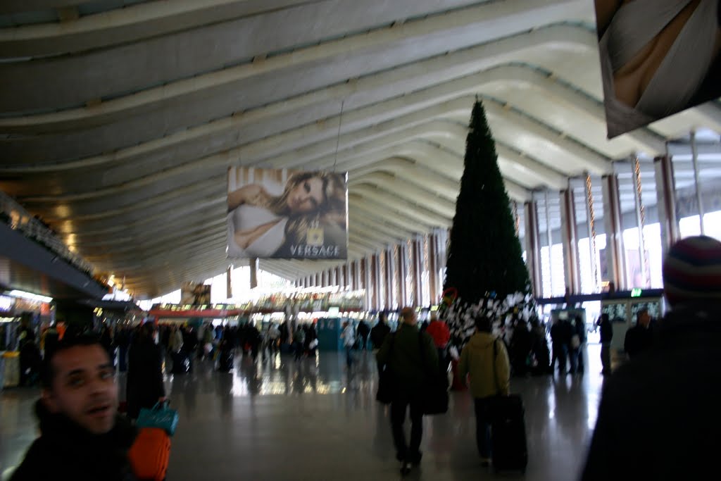 Inside the Terminal Station, Rome, Italy by MICHAEL  JIROCH  &  www.michaeljiroch.com