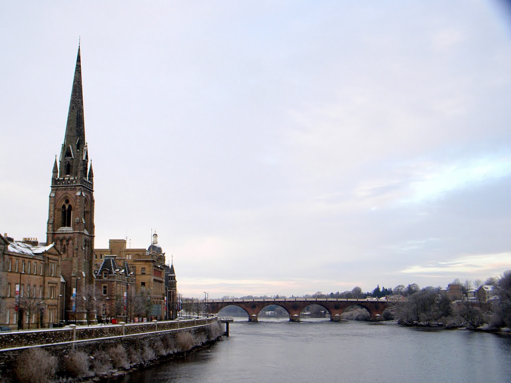 Looking north along the river Tay from the centre of Perth City - Scotland ! by Kostas Mavrakis