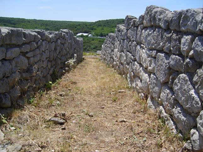 H.A.R. "Shumen fortress" - A Roman street (II-IV c.) by Svetoslav Stanev