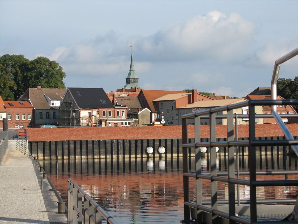 Boizenburg Blick vom Hafen auf Rathaus by oldie81