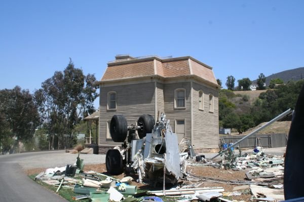 Universal Studios - "War of the worlds" studios by Vincent Schneiter