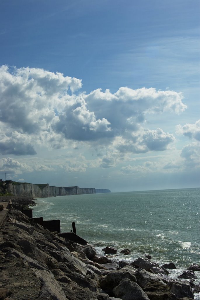 Ault et ses falaises by Aurelien Bisson