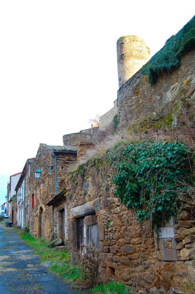 Village d'Auzon by Les Argonautes