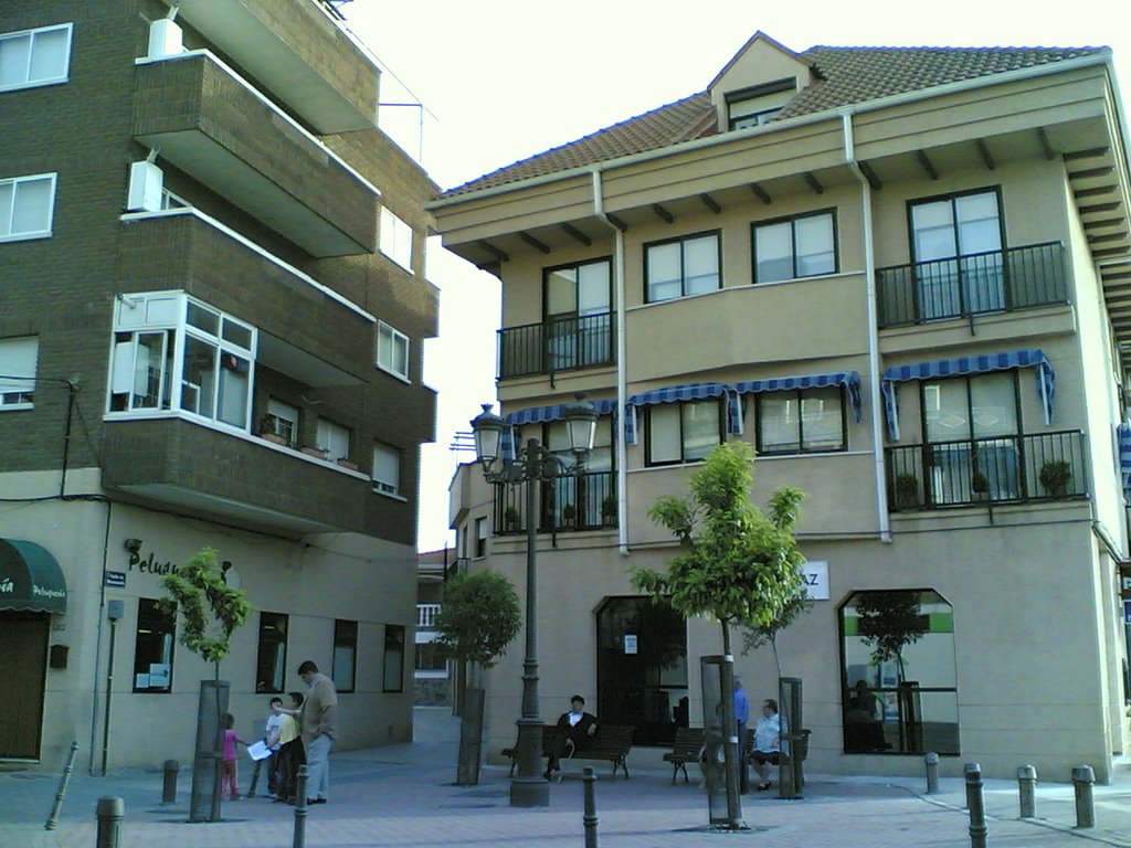 Calle Mayor de Velilla de San Antonio by albertnet