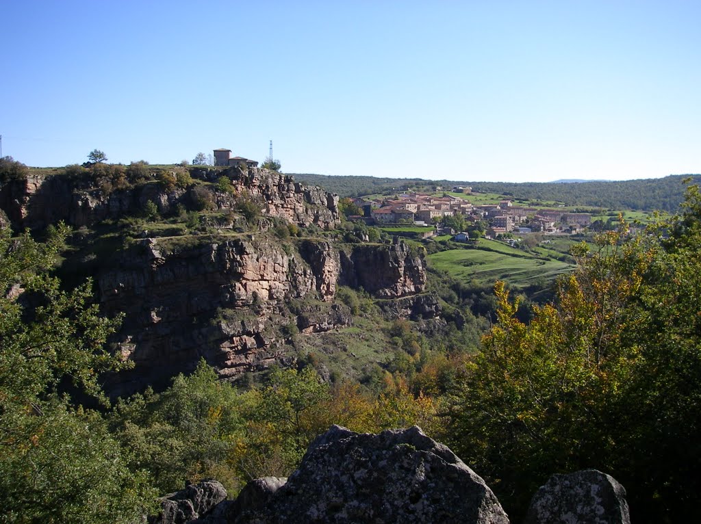 Peñas de la Torre. Lumbreras de Cameros. by José Ramón Francia Silva