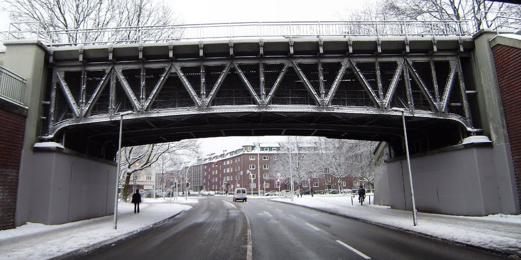 Südliche U3-Brücke über die Hufnerstraße (nach Straßenumbau) by ••• HaHeBa (HH) •••