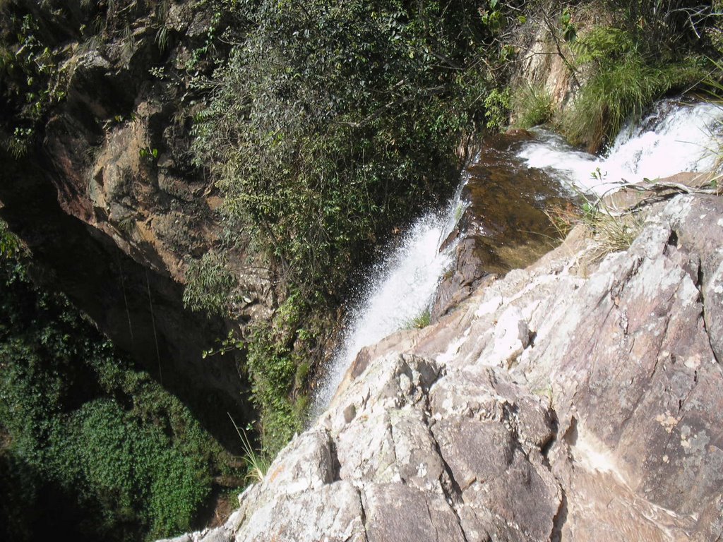 Trilha na Chapada_Topo da cachoeira da Indeoendencia by Leonardo Pereira