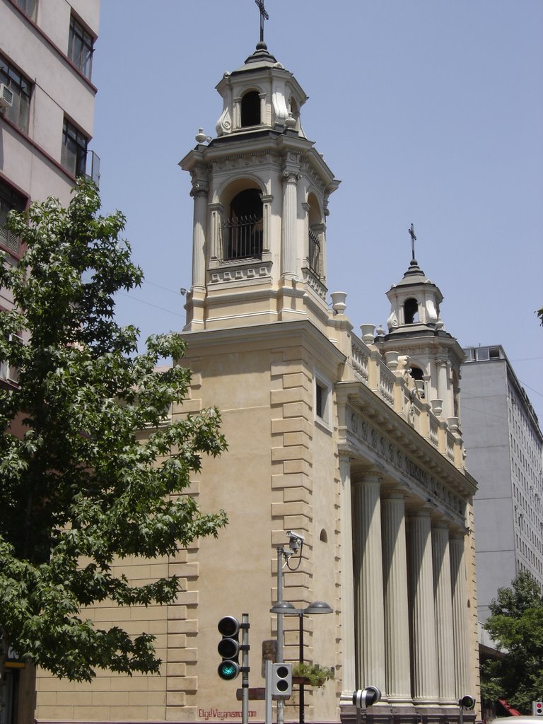 Iglesia de San Agustín, Santiago, Chile. by André Bonacin