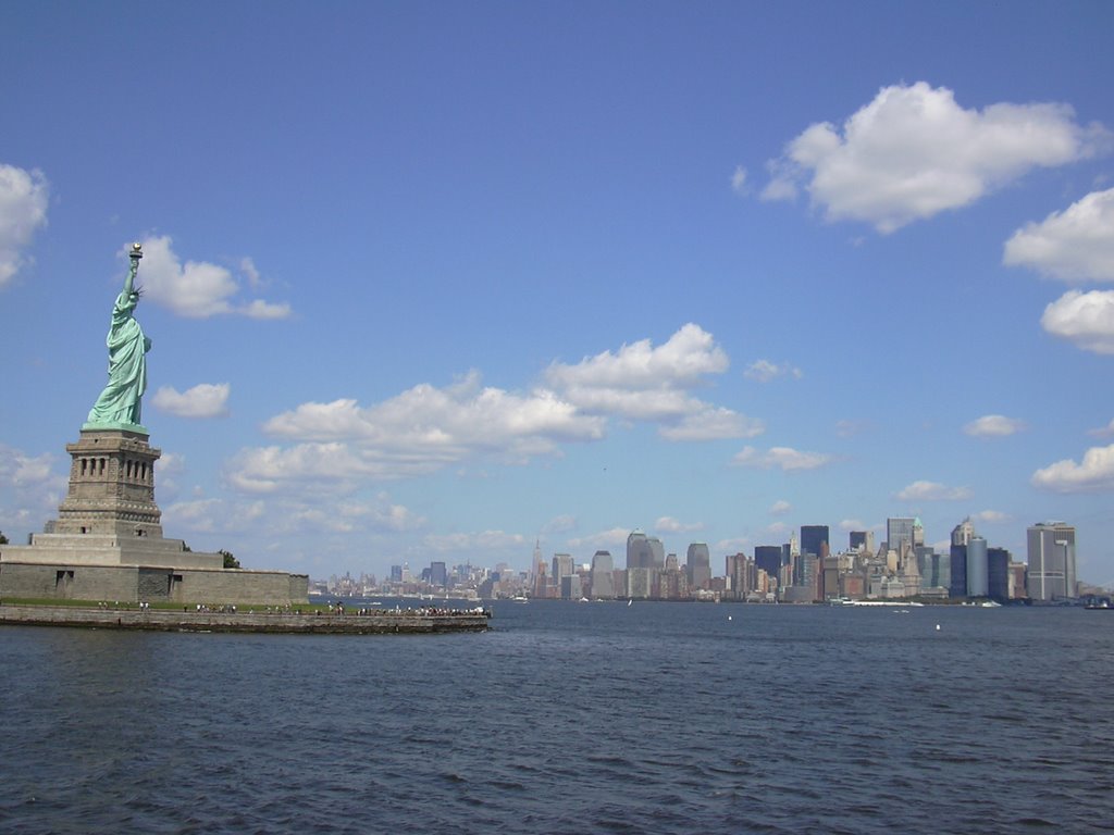 Statue of Liberty & NYC by shuribear