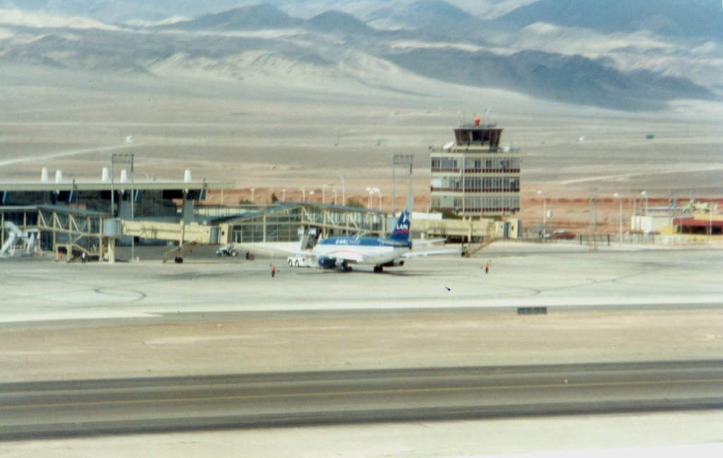 Aeropuerto de Antofagasta (ANF), II Región, Chile. by André Bonacin