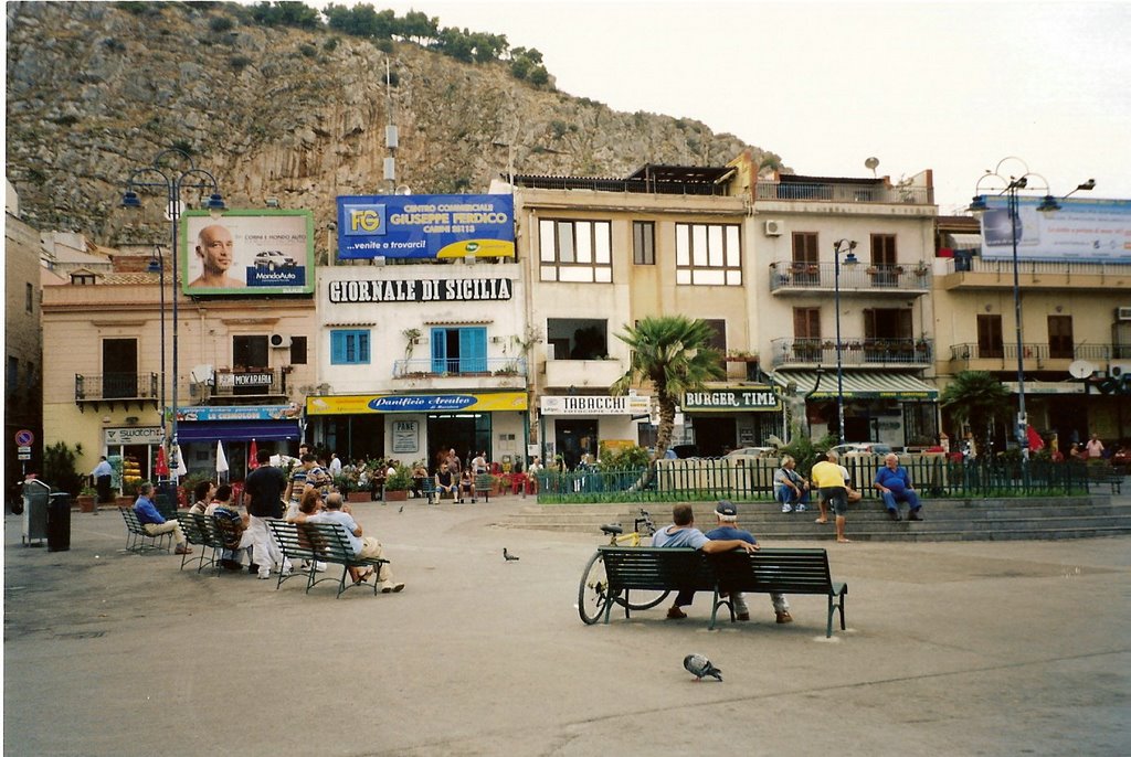 Halesia2004 - Chiacchere in Piazzetta a Mondello by Katia Cianciolo