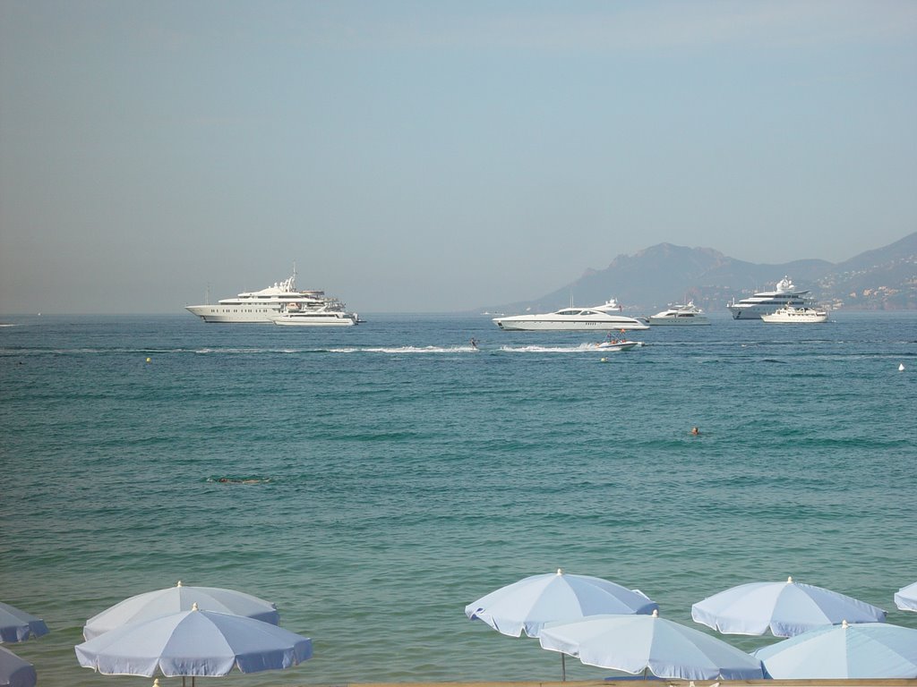 Beachside Cannes by A Greek Somewhere