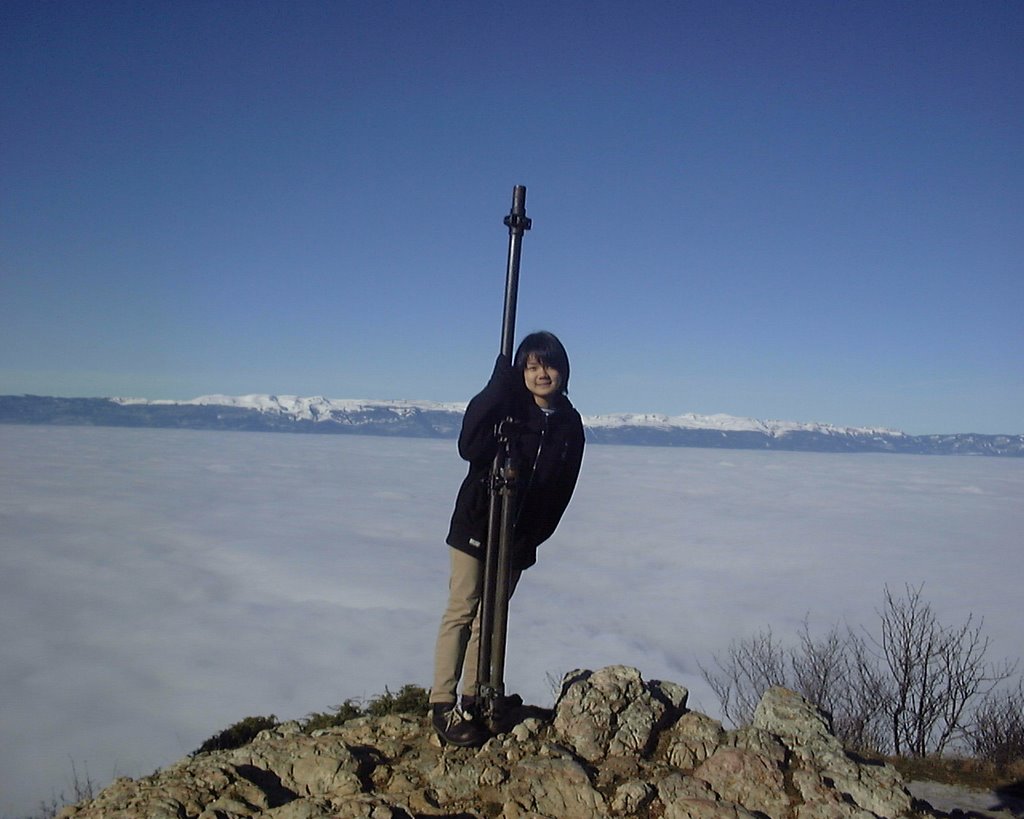 Above the clouds by Aki Kuwahara