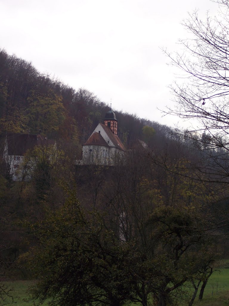 Herbstlicher Blick auf Kirche Unterdrackenstein by maboai