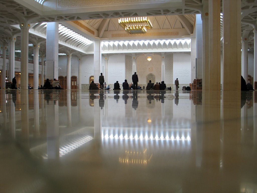 Mosque in qom by Reza,Zandi