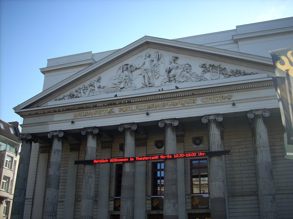 Aachen ( Theater Aachen ) Theaterplatz. Oktober 2009 by DortmundWestfalica