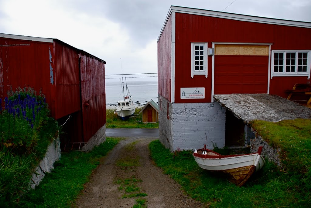 Boats in between by Trygve Karolius