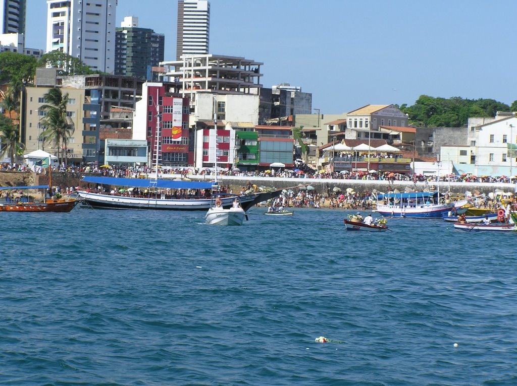 Iemanja's celebration day (Feb, 2nd) from seaside in Rio Vermelho by Paulo F. de Lima