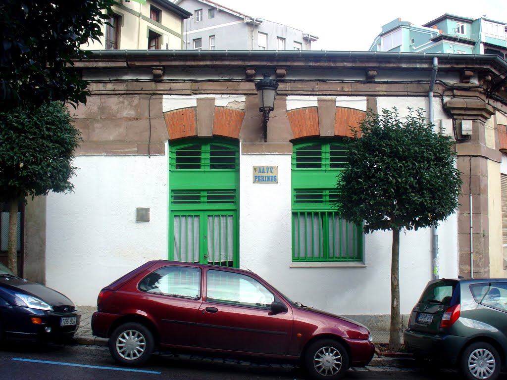 LA COQUETA SEDE DE LA AAVV PERINES, UNO DE LOS BARRIOS MÁS TÍPICOS DE SANTANDER by SUAVIA/Miguel 3