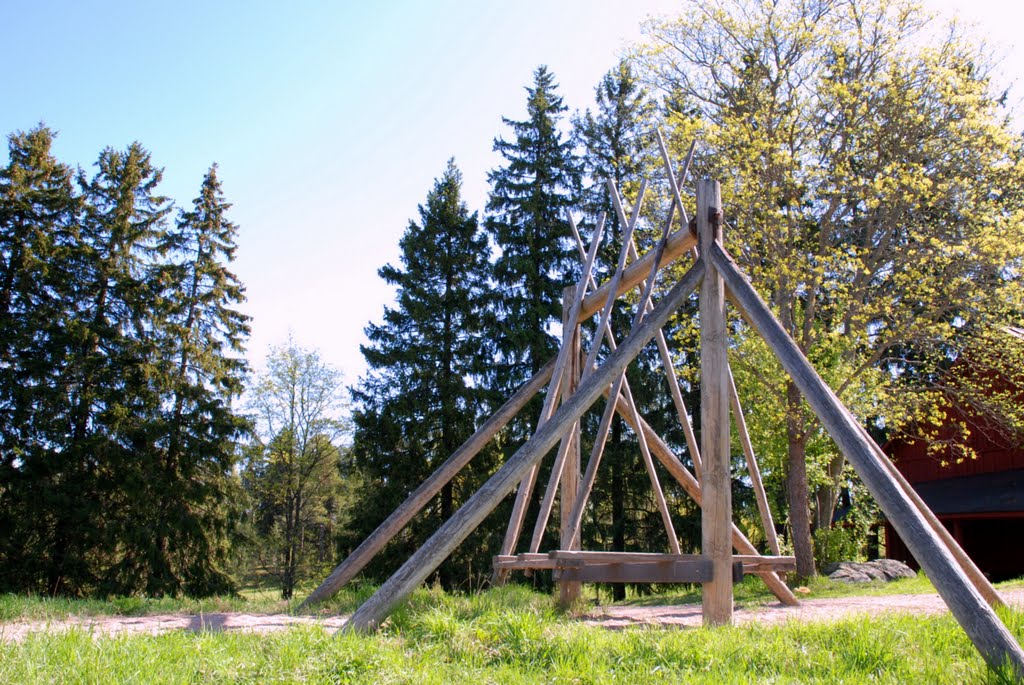 Espoo. Museo Suomen maaseudulla. Antique ravisteli. Kuva Victor Belousovin. by Victor Belousov