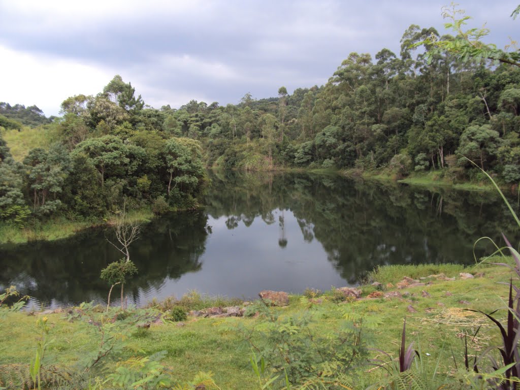 Na curva do lago verde by jair armando amoroso