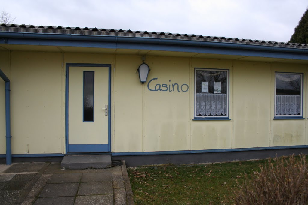 Casino Bungalowdorf Zadelsdorf by HennerJung