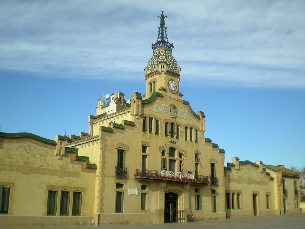 Corró d'Avall: Casa de la Vila by Pedro Salcedo i Vaz