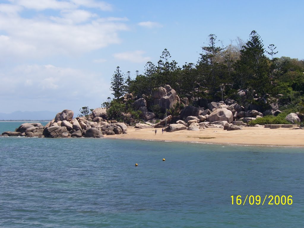 Magnetic Island by cda101