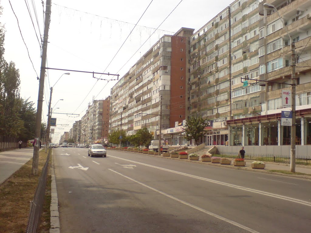 Galaţi, street view (near the corner of the Stradă Prelungirea Saturn and the Stradă Brăilei) by iSkac