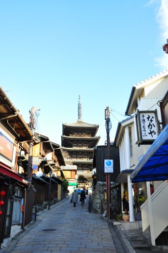 Yasaka Pagoda by sonotune