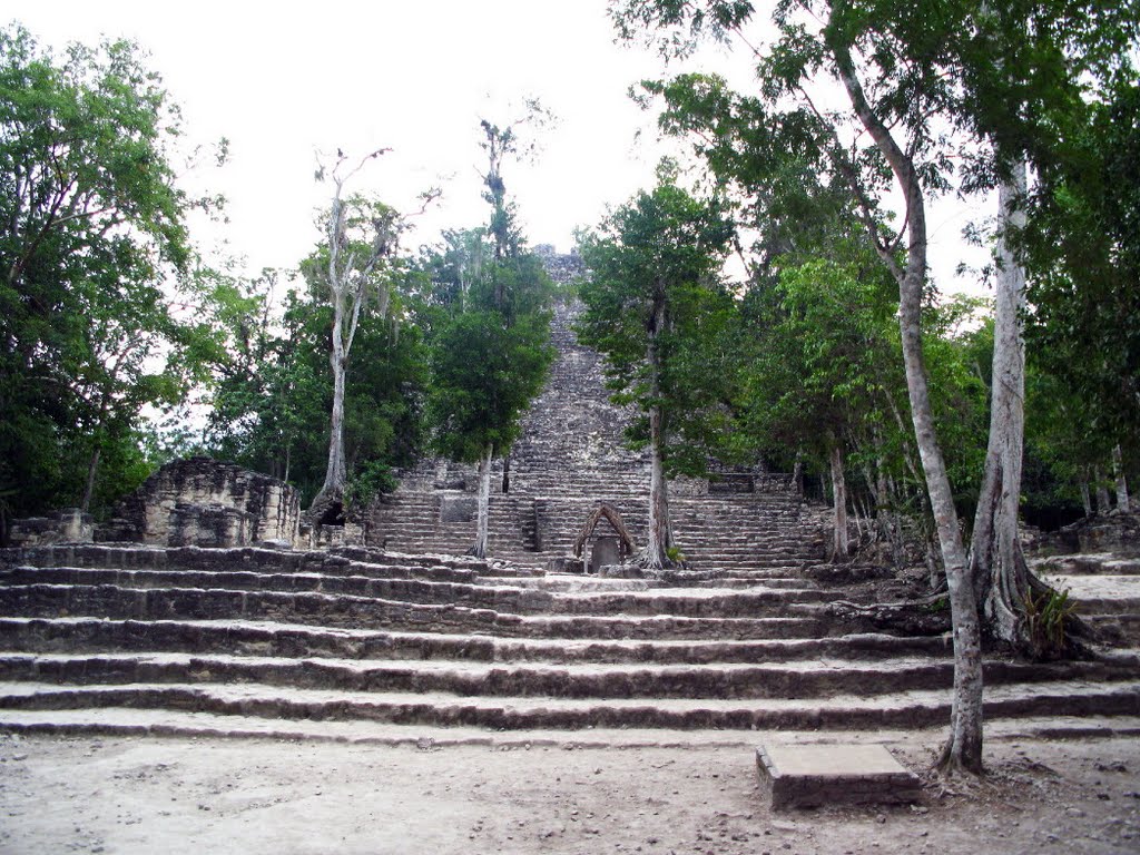 08-01-2010 Cobá, Quintana Roo. by Esteban M. Luna (esmol). by ESTEBAN M. LUNA